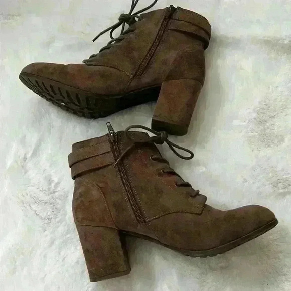 NWOT Suede Ankle Boots with Block Heel - Picture 6 of 7